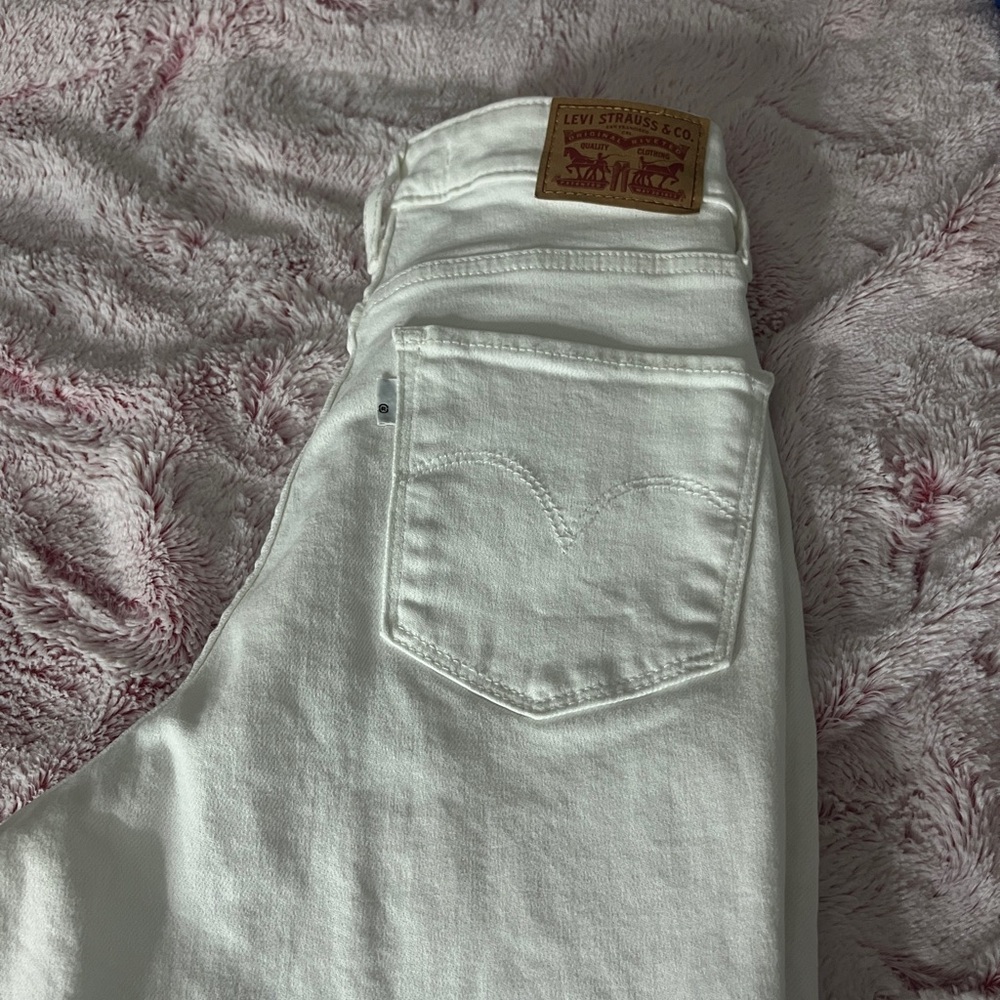 Women’s White Levi Pants Size 27